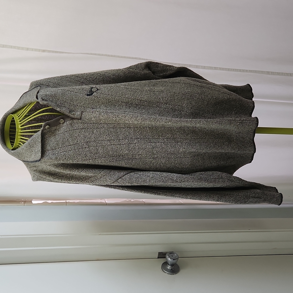 Mans sweater